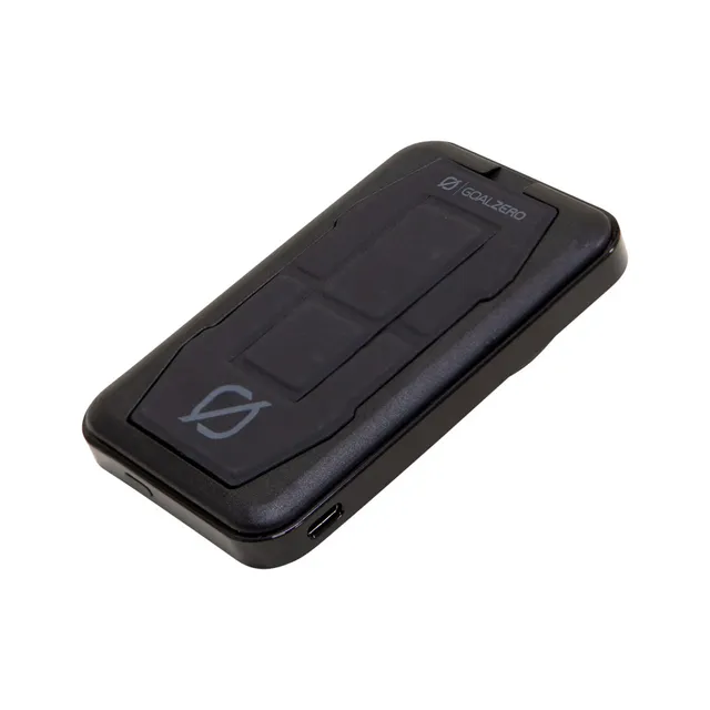 goal-zero-outrider-18-magnetic-wireless-power-bank-5-000-mah image 1