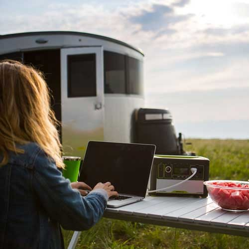 goal-zero-yeti-400-lithium-portable-power-station-open-box image 8