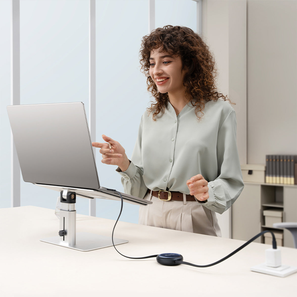 baseus-nomos-retractable-usb-c-cable-100w-4-9ft image 6