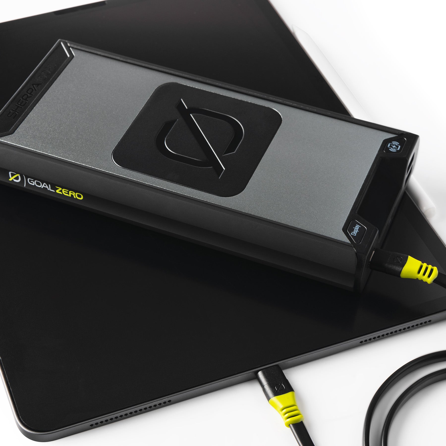 goal-zero-sherpa-100pd-power-bank-with-100w-usb-c-pd-and-wireless-charging image 8