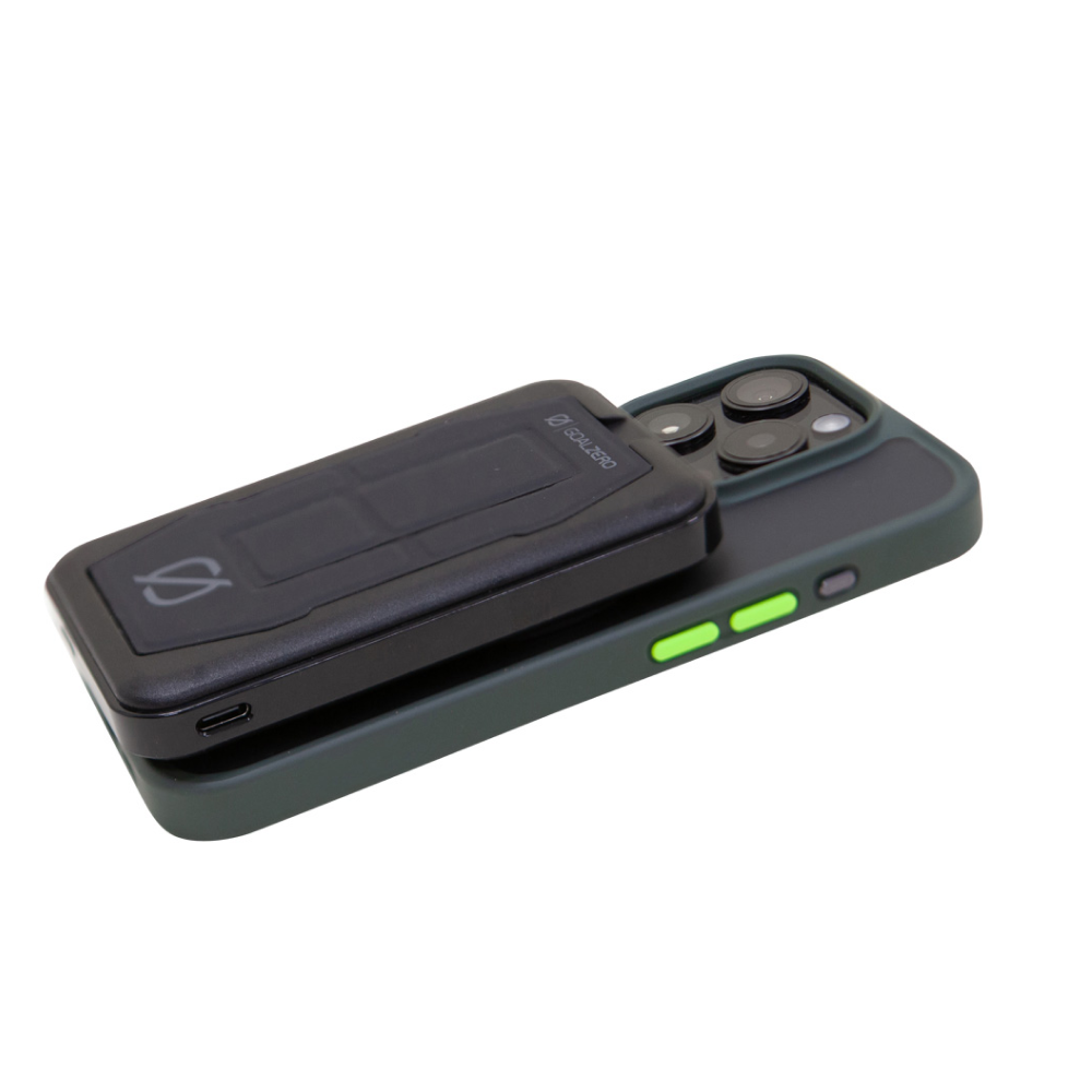 goal-zero-outrider-18-magnetic-wireless-power-bank-5-000-mah image 3