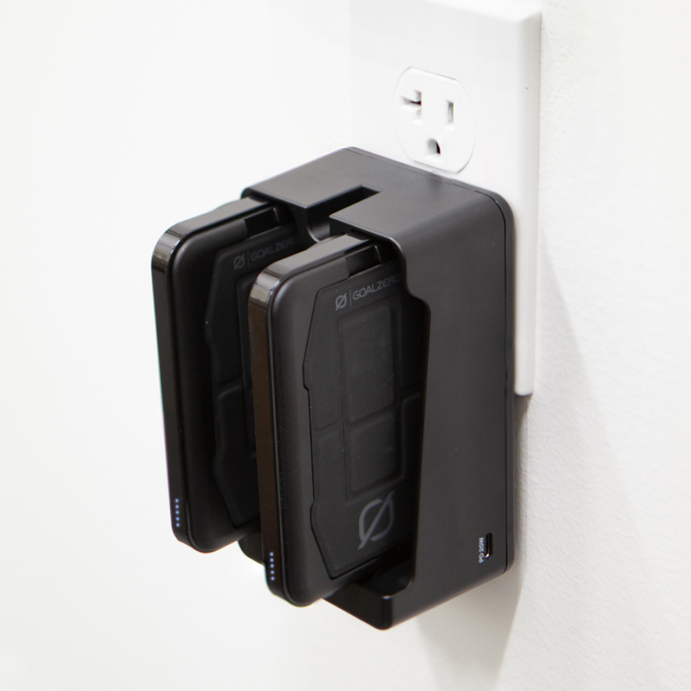 goal-zero-outrider-charging-kit-with-2-magsafe-compatible-magnetic-power-banks-a image 2