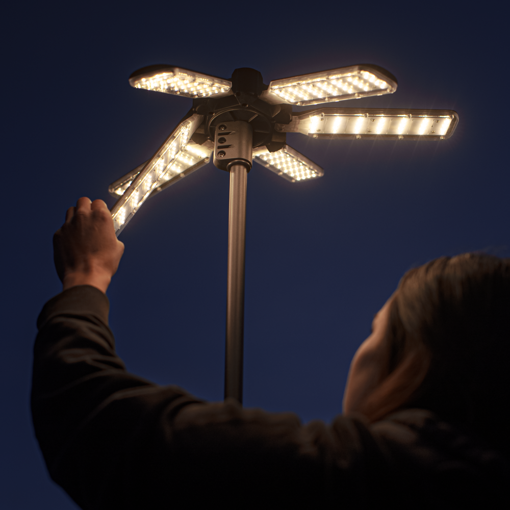 goal-zero-skylight-6000-lumen-telescoping-portable-area-light-with-internal-batt image 7